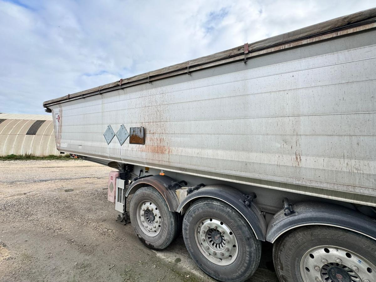 Benalu - Самосвальный полуприцеп: фото 4 Benalu - Самосвальный полуприцеп: фото 4