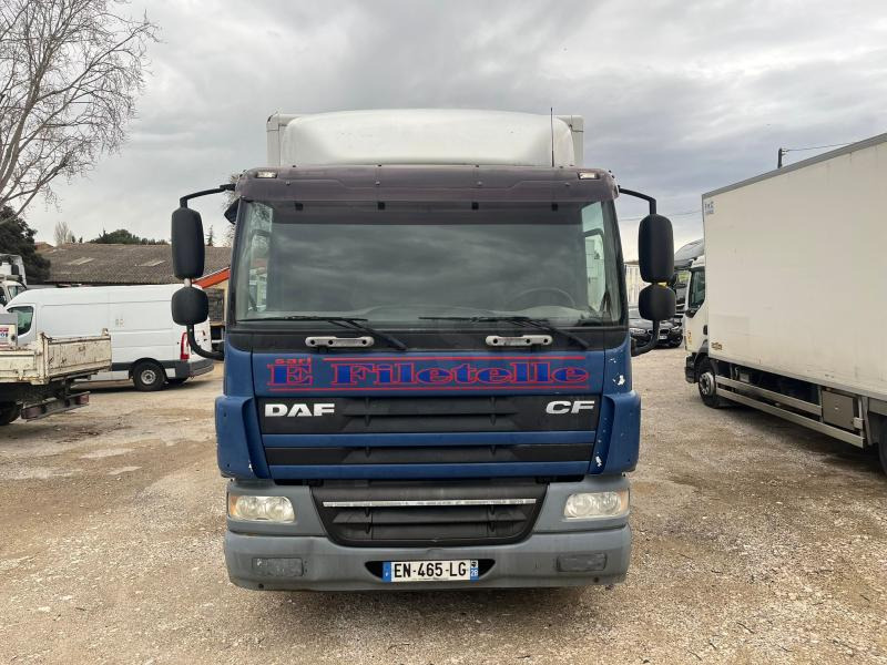 DAF CF 65.220 - Грузовик с закрытым кузовом: фото 2 DAF CF 65.220 - Грузовик с закрытым кузовом: фото 2