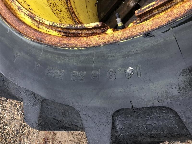 Michelin 14.9 R38 Michelin 14.9 R38 - Шина для Сельскохозяйственной техники: фото 2 Michelin 14.9 R38 Michelin 14.9 R38 - Шина для Сельскохозяйственной техники: фото 2