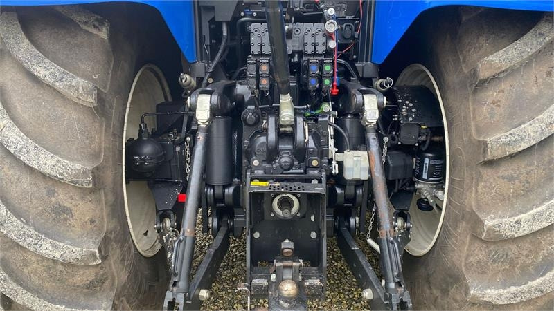 New Holland T7.270 AutoCommand T7.270 - Трактор: фото 5 New Holland T7.270 AutoCommand T7.270 - Трактор: фото 5