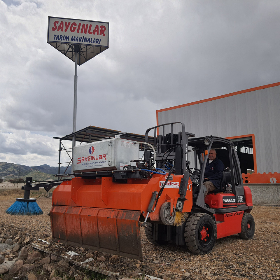 SAYGINLAR FORKLIFT MOUNTED ROAD SWEEPER - Щетка для Вилочных погрузчиков: фото 4 SAYGINLAR FORKLIFT MOUNTED ROAD SWEEPER - Щетка для Вилочных погрузчиков: фото 4