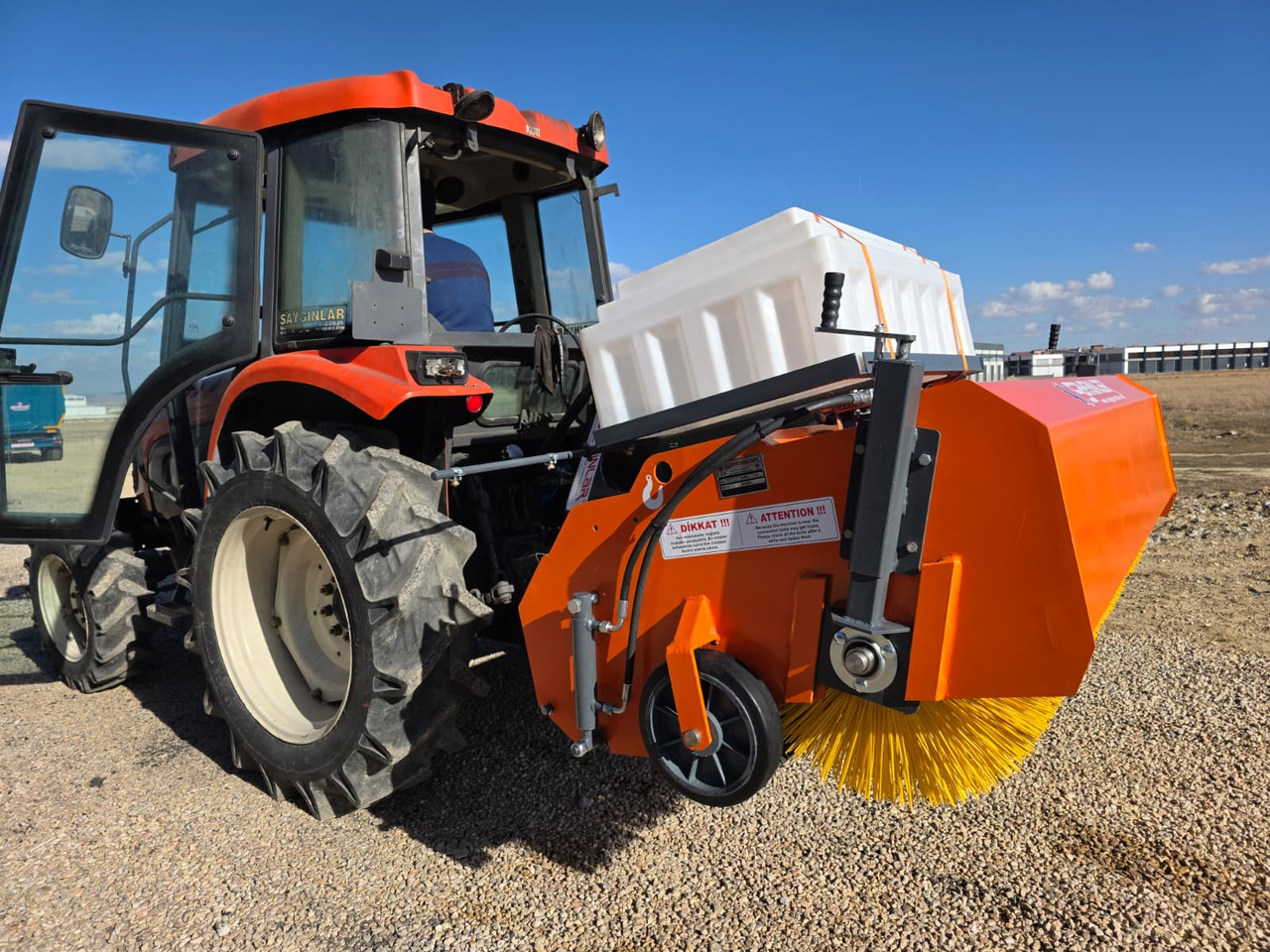 SAYGINLAR TRACTOR REAR MOUNTED ROAD SWEEPER - Щетка для Подметально-уборочных машин: фото 5 SAYGINLAR TRACTOR REAR MOUNTED ROAD SWEEPER - Щетка для Подметально-уборочных машин: фото 5