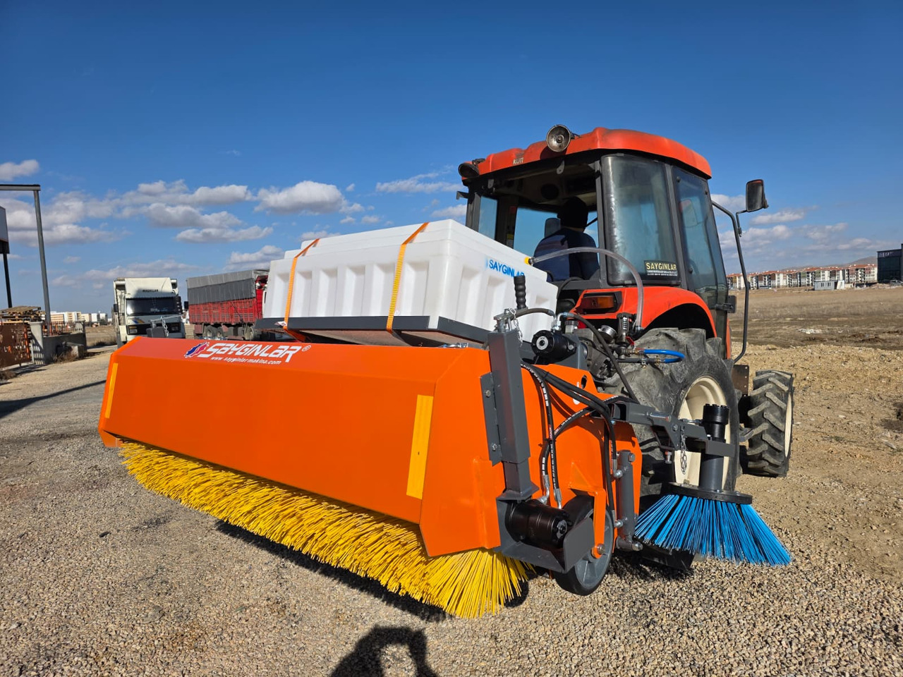 SAYGINLAR TRACTOR REAR MOUNTED ROAD SWEEPER - Щетка для Подметально-уборочных машин: фото 1 SAYGINLAR TRACTOR REAR MOUNTED ROAD SWEEPER - Щетка для Подметально-уборочных машин: фото 1