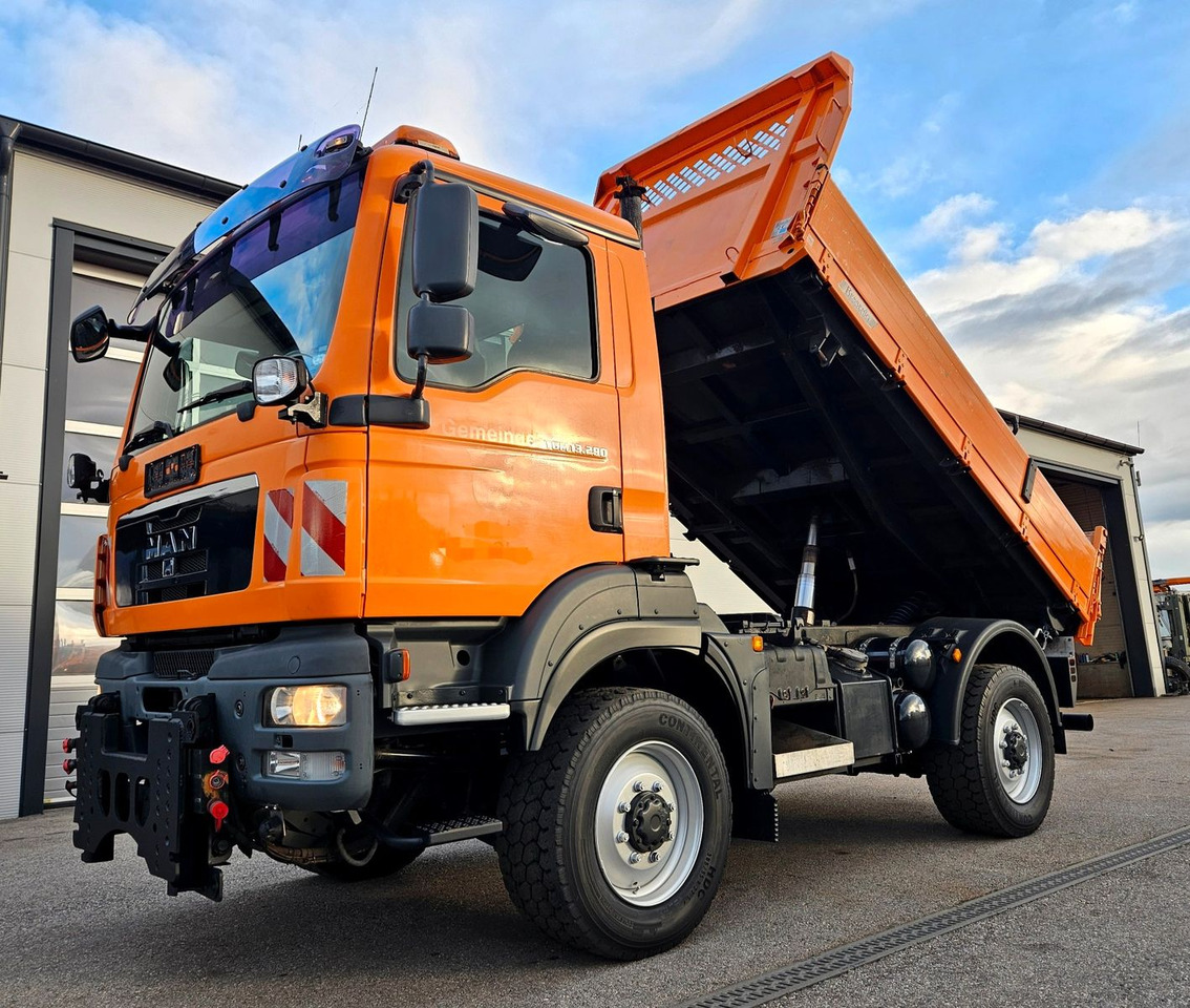 MAN TGM 13.290 4x4 Euro5 Winterdienst Single - Самосвал: фото 1 MAN TGM 13.290 4x4 Euro5 Winterdienst Single - Самосвал: фото 1