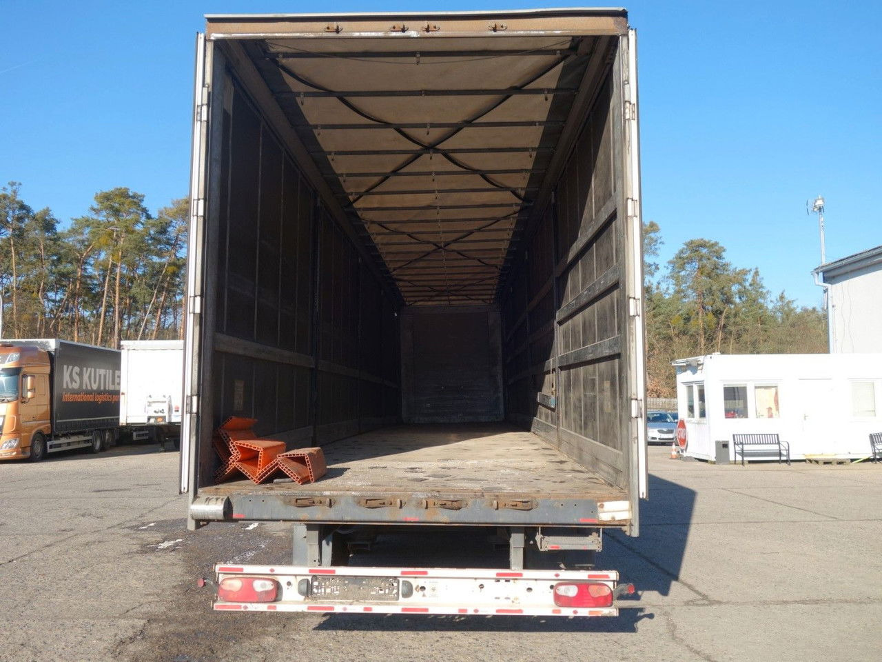 Fliegl SDS Standard, SAF Achsen - Тентованный полуприцеп: фото 5 Fliegl SDS Standard, SAF Achsen - Тентованный полуприцеп: фото 5