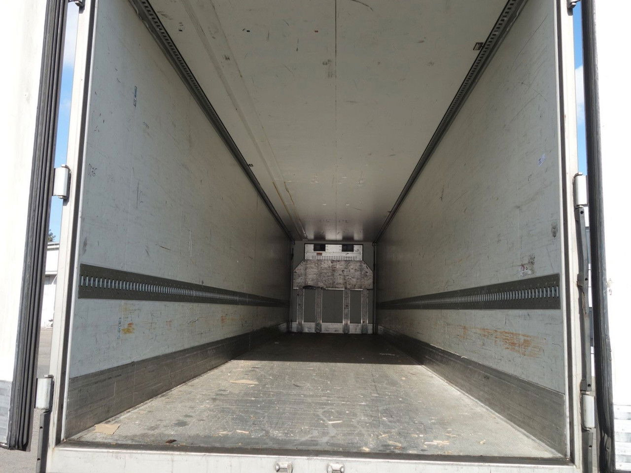 Полуприцеп-рефрижератор Krone SD Carrier Vector 1350: фото 9 Полуприцеп-рефрижератор Krone SD Carrier Vector 1350: фото 9