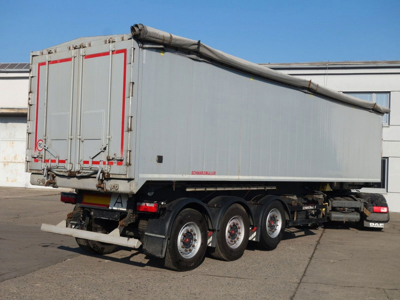 Schwarzmüller Alu Kipper, 50 cm3, Rollplane, Liftachse, SAF - Самосвальный полуприцеп: фото 4 Schwarzmüller Alu Kipper, 50 cm3, Rollplane, Liftachse, SAF - Самосвальный полуприцеп: фото 4