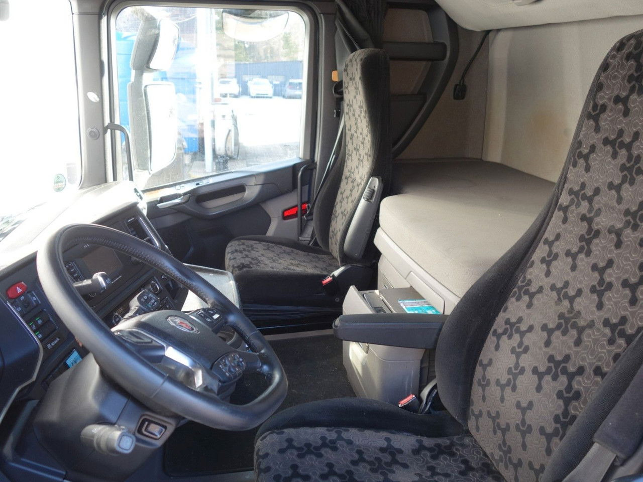 Scania R450 Standard, Retarder - Тягач: фото 5 Scania R450 Standard, Retarder - Тягач: фото 5