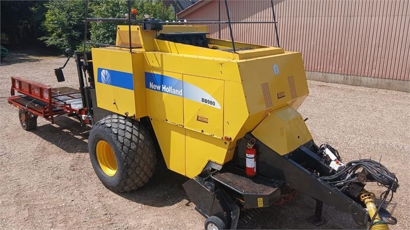New Holland BB980 BB980 - Пресс-подборщик тюковый: фото 2 New Holland BB980 BB980 - Пресс-подборщик тюковый: фото 2