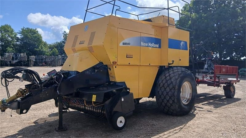 New Holland BB980 BB980 - Пресс-подборщик тюковый: фото 5 New Holland BB980 BB980 - Пресс-подборщик тюковый: фото 5