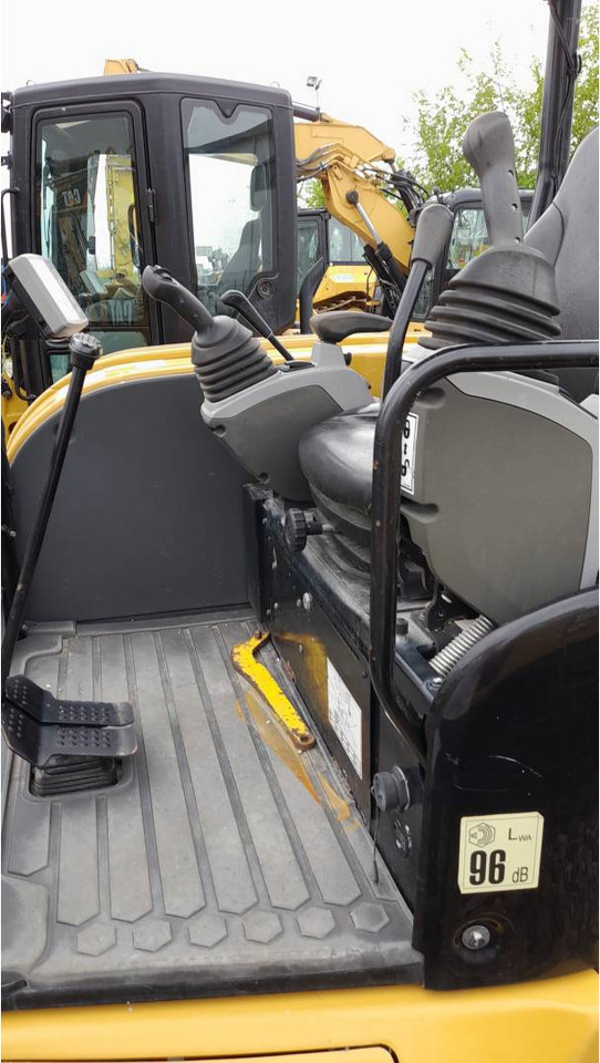 Гусеничный экскаватор CAT 305E2CR: фото 8