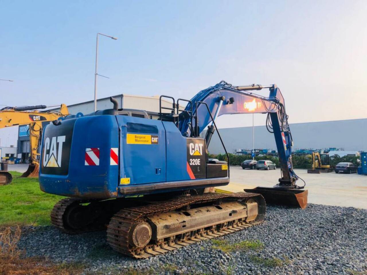 CAT 320 E LN - Гусеничный экскаватор: фото 3 CAT 320 E LN - Гусеничный экскаватор: фото 3
