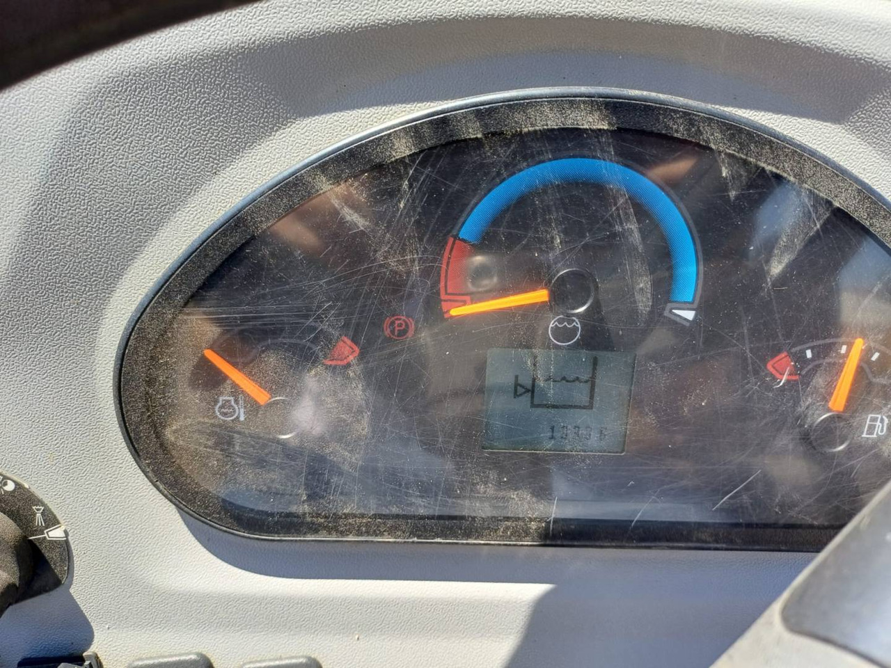 CAT CB2.7-03GC - Каток тротуарный: фото 5 CAT CB2.7-03GC - Каток тротуарный: фото 5