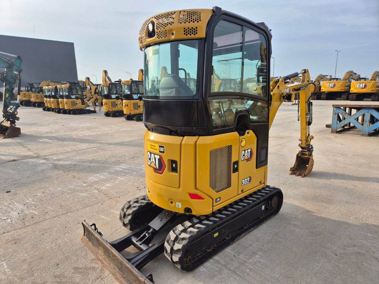 CAT 302CR - Гусеничный экскаватор: фото 3 CAT 302CR - Гусеничный экскаватор: фото 3