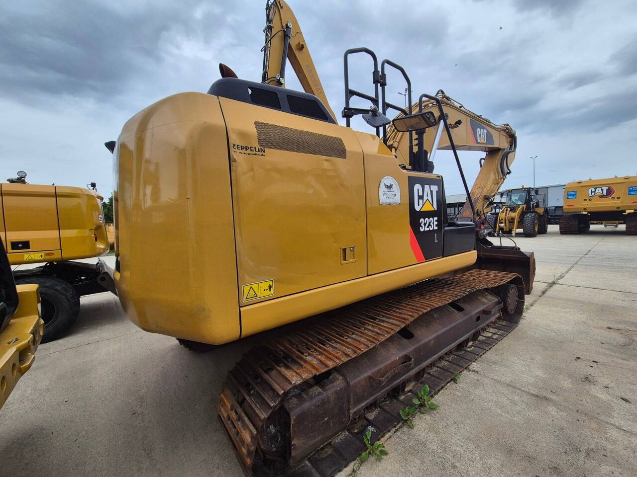 CAT 323EL - Гусеничный экскаватор: фото 3 CAT 323EL - Гусеничный экскаватор: фото 3