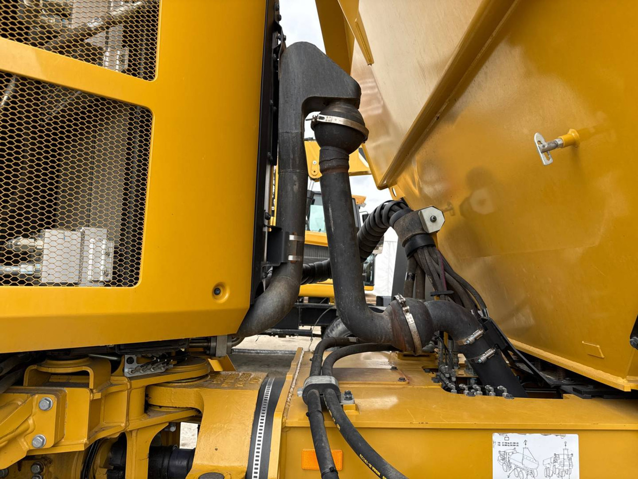 Сочленённый самосвал CAT 730: фото 20