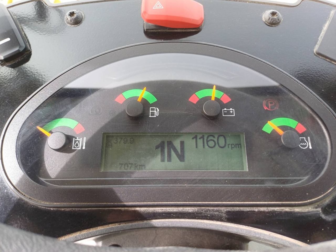 CAT 906 M - Колёсный погрузчик: фото 5 CAT 906 M - Колёсный погрузчик: фото 5