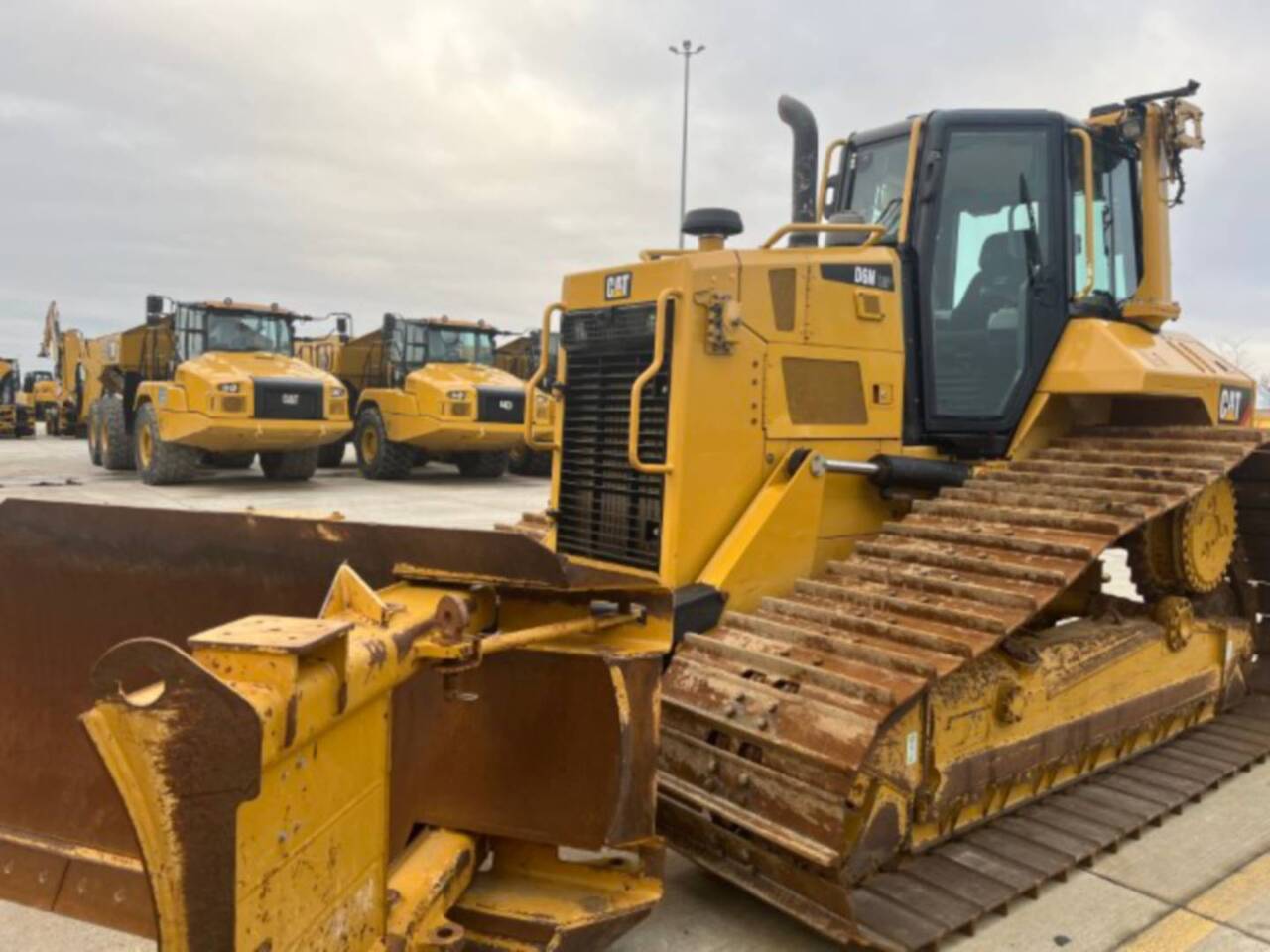 CAT D6NLGP - Бульдозер: фото 1 CAT D6NLGP - Бульдозер: фото 1