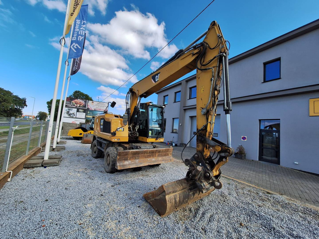 CAT M318F - Колёсный экскаватор: фото 2 CAT M318F - Колёсный экскаватор: фото 2