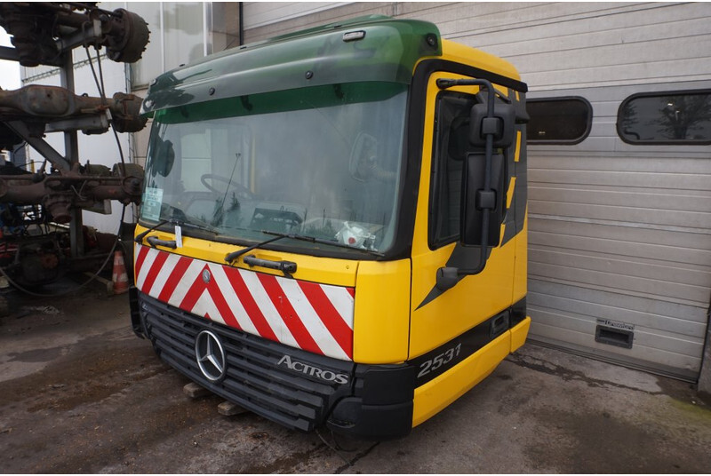 Mercedes-Benz ACTROS F07 MP1 RECHTS STUUR 748214V678262 - Кабина и интерьер для Грузовиков: фото 3 Mercedes-Benz ACTROS F07 MP1 RECHTS STUUR 748214V678262 - Кабина и интерьер для Грузовиков: фото 3