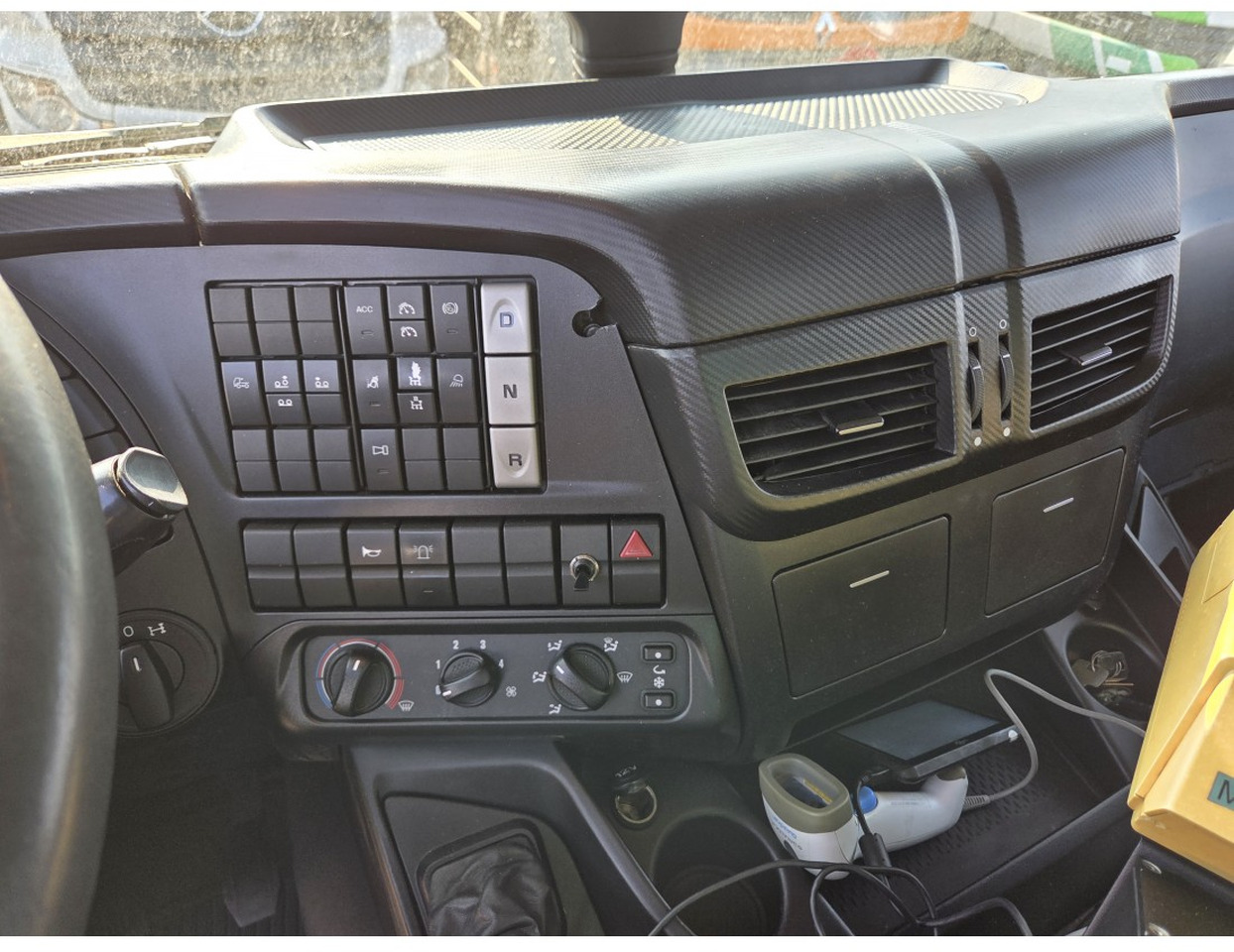 Самосвал, Автоманипулятор IVECO STRALIS 420 6X2 TIPPER CRANE KESLA 17 TON 2 EXT STEERING REAR AXLE: фото 15 Самосвал, Автоманипулятор IVECO STRALIS 420 6X2 TIPPER CRANE KESLA 17 TON 2 EXT STEERING REAR AXLE: фото 15