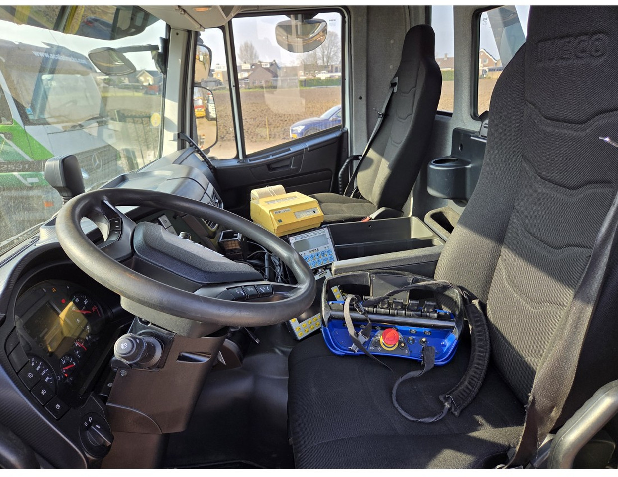 Самосвал, Автоманипулятор IVECO STRALIS 420 6X2 TIPPER CRANE KESLA 17 TON 2 EXT STEERING REAR AXLE: фото 13 Самосвал, Автоманипулятор IVECO STRALIS 420 6X2 TIPPER CRANE KESLA 17 TON 2 EXT STEERING REAR AXLE: фото 13