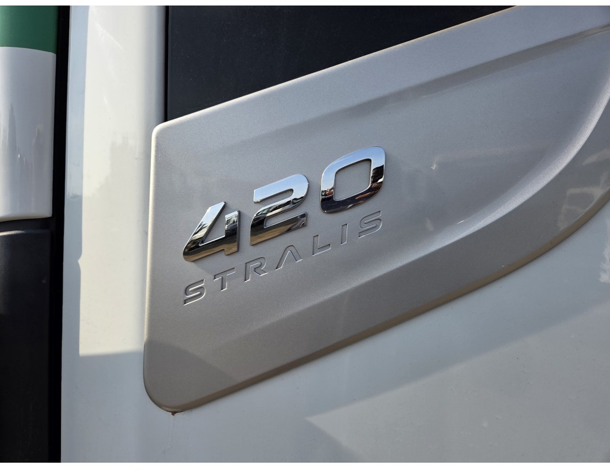 Самосвал, Автоманипулятор IVECO STRALIS 420 6X2 TIPPER CRANE KESLA 17 TON 2 EXT STEERING REAR AXLE: фото 9 Самосвал, Автоманипулятор IVECO STRALIS 420 6X2 TIPPER CRANE KESLA 17 TON 2 EXT STEERING REAR AXLE: фото 9