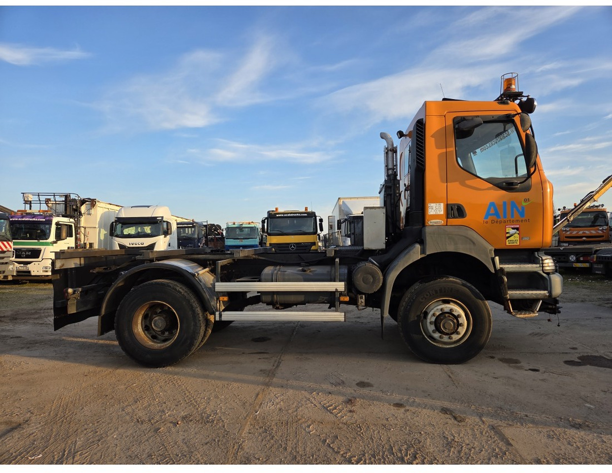 Renault Kerax 260 4x4 Chassis Manual Gearbox Mechanical pump Pompe Mecanique - Грузовик-шасси: фото 4 Renault Kerax 260 4x4 Chassis Manual Gearbox Mechanical pump Pompe Mecanique - Грузовик-шасси: фото 4