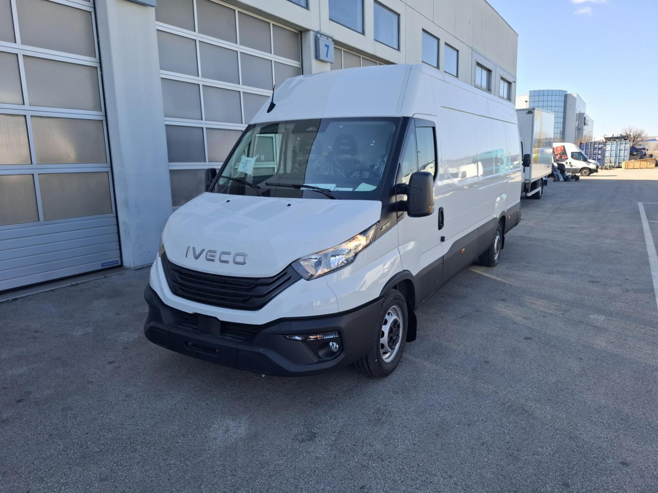 IVECO Daily 35S14V - Пассажирский фургон: фото 1 IVECO Daily 35S14V - Пассажирский фургон: фото 1