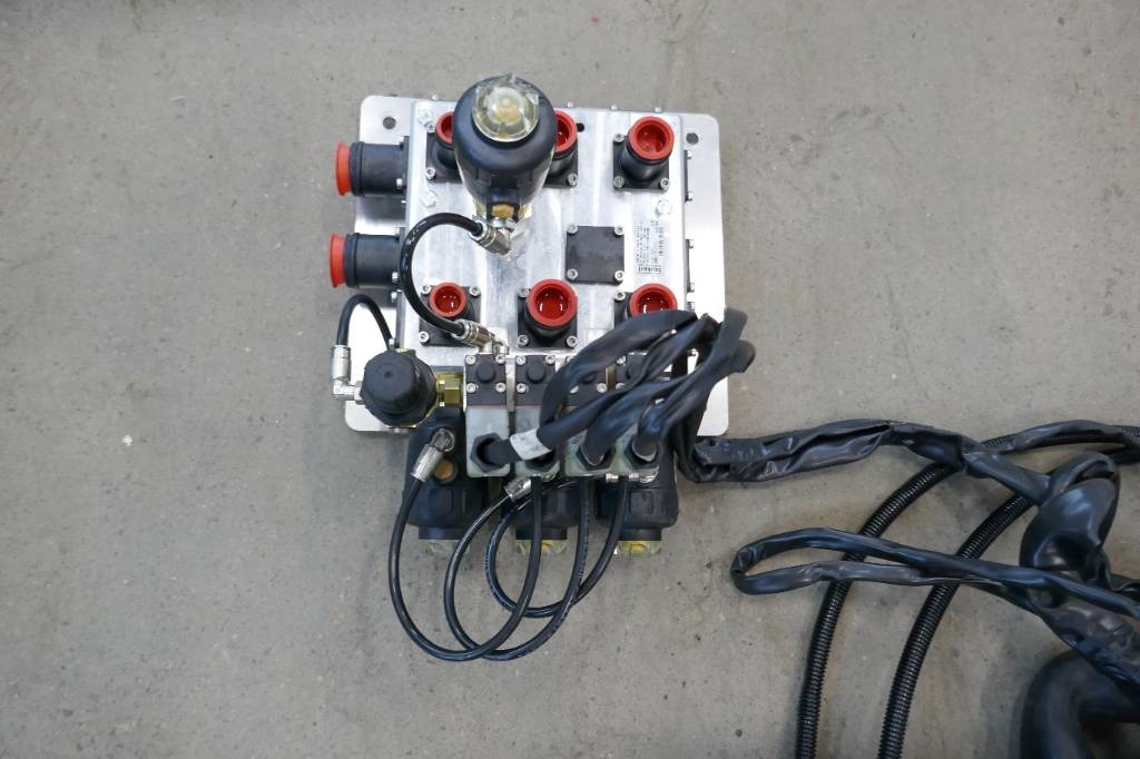 Volvo 8900 - Кабина для Грузовиков: фото 3 Volvo 8900 - Кабина для Грузовиков: фото 3