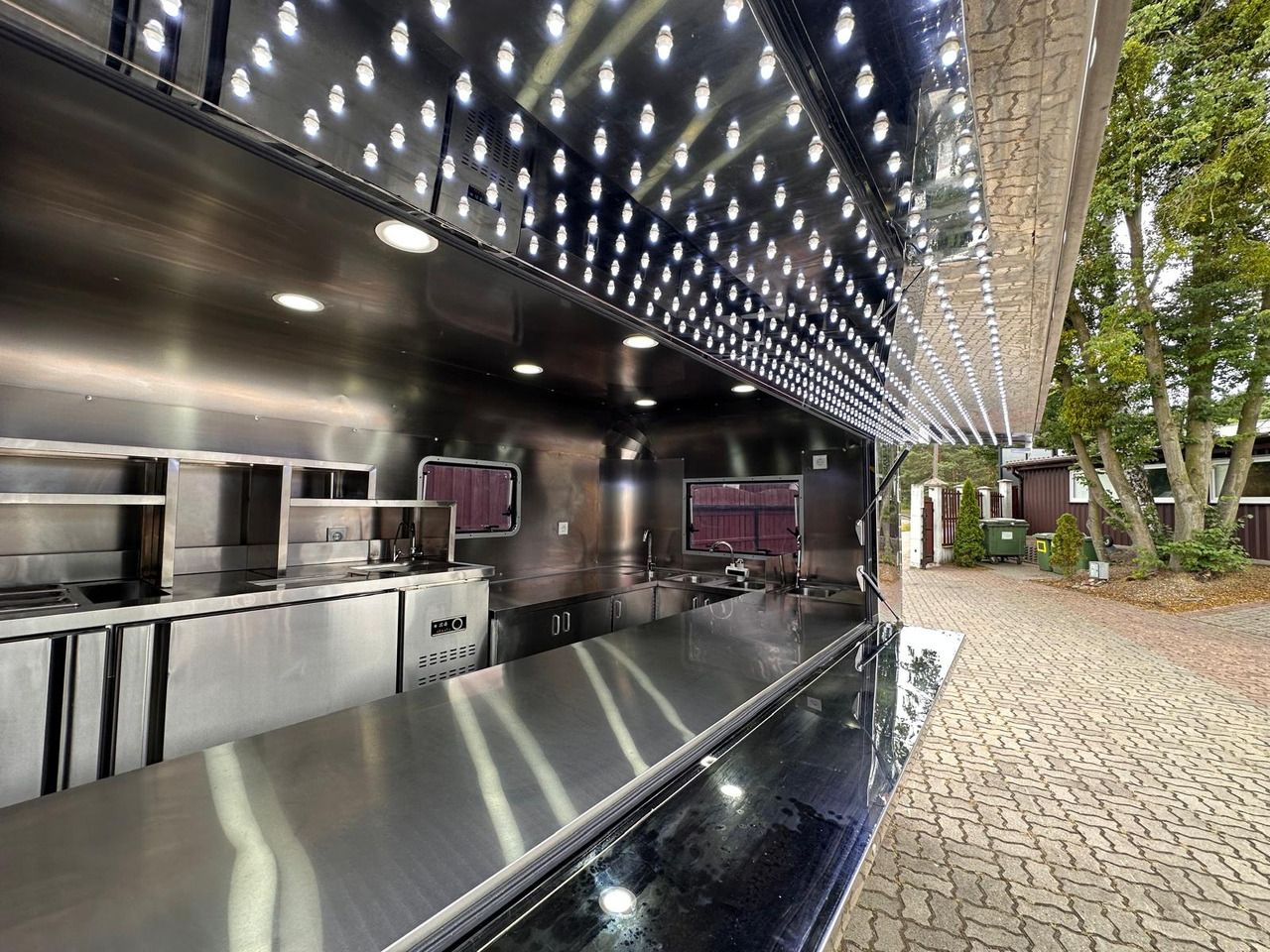 Bodex - Торговый прицеп: фото 1 Bodex - Торговый прицеп: фото 1