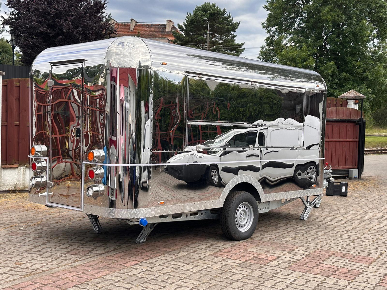 Bodex - Торговый прицеп: фото 2 Bodex - Торговый прицеп: фото 2