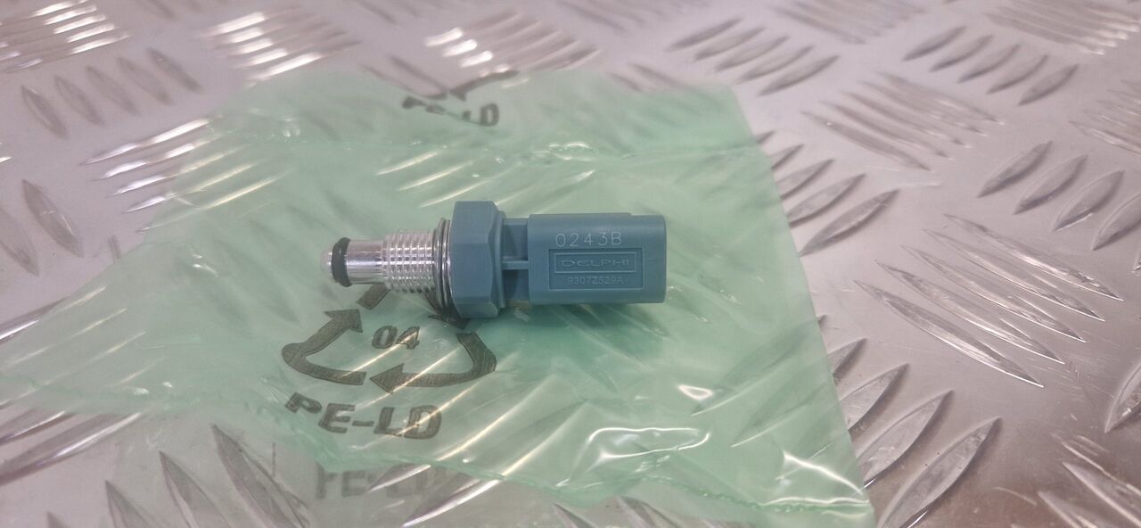Delphi CR Temperature Sensor - Двигатель и запчасти для Строительной техники: фото 3 Delphi CR Temperature Sensor - Двигатель и запчасти для Строительной техники: фото 3
