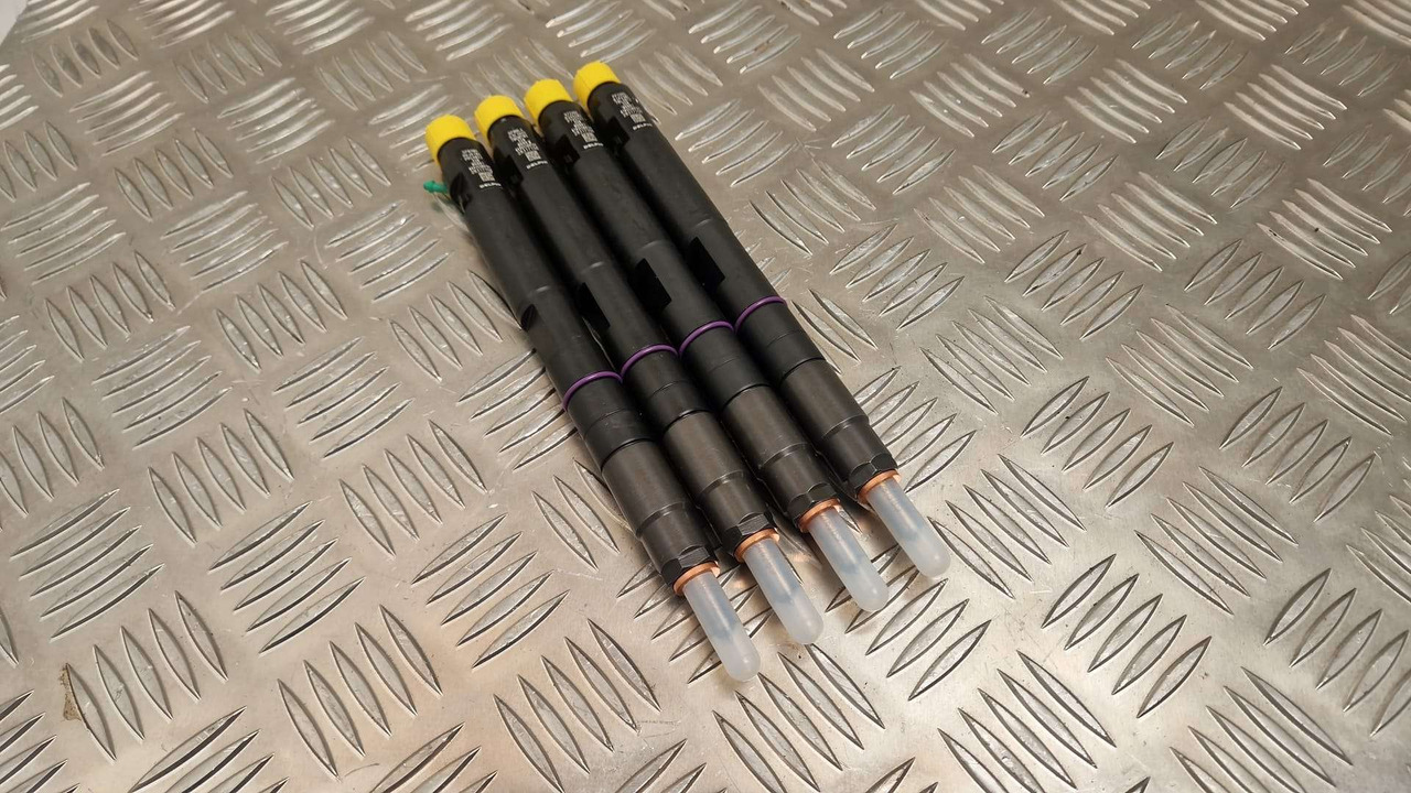 JCB 320/06828 injector set of 4 Delphi 129kw injectors - Двигатель и запчасти для Строительной техники: фото 1 JCB 320/06828 injector set of 4 Delphi 129kw injectors - Двигатель и запчасти для Строительной техники: фото 1