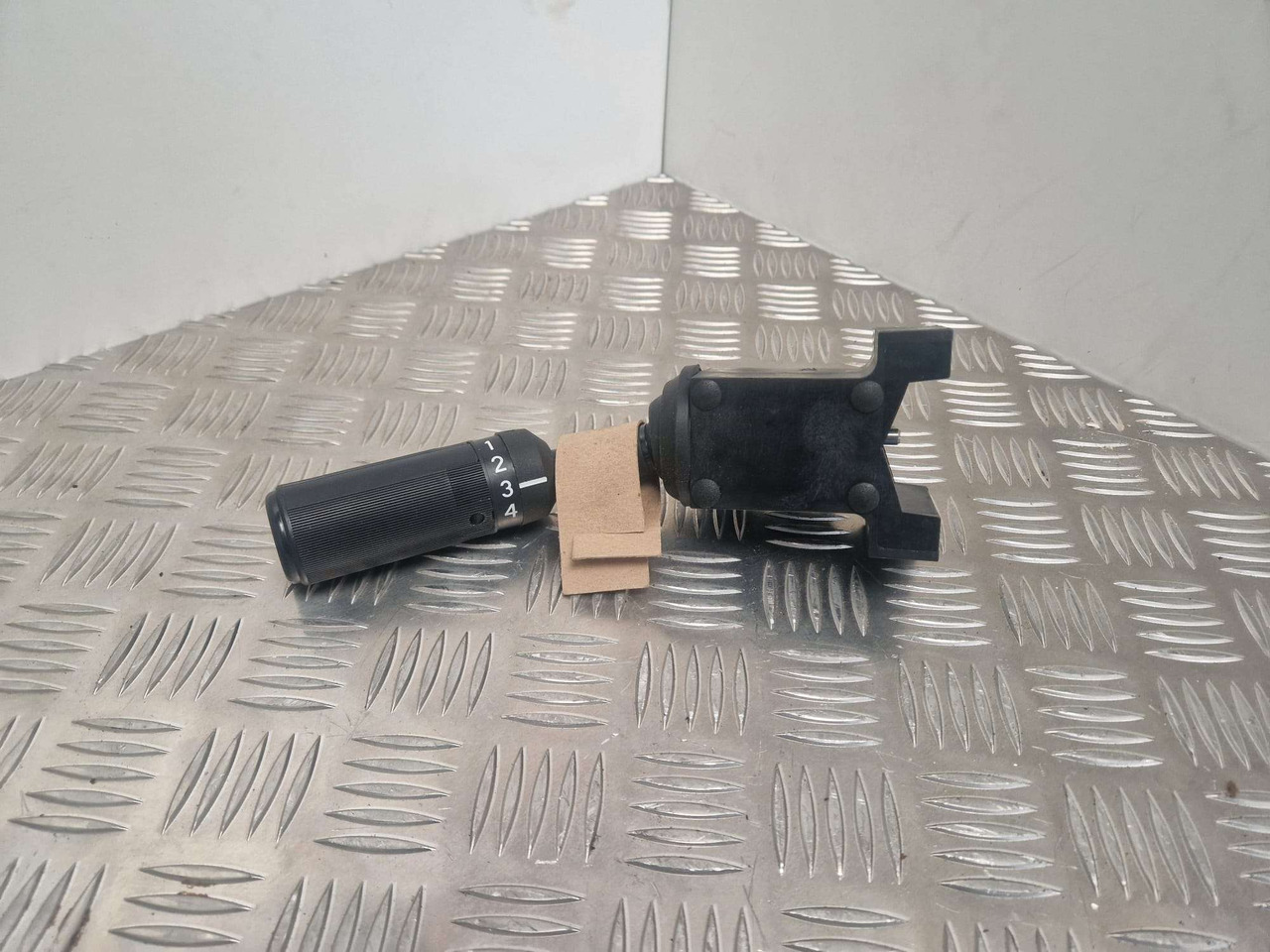 Thwaites forward reverse control T100036 - Двигатель и запчасти для Строительной техники: фото 1 Thwaites forward reverse control T100036 - Двигатель и запчасти для Строительной техники: фото 1