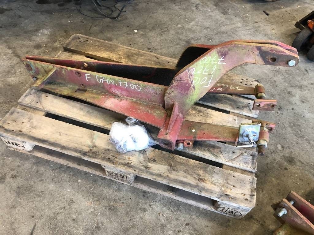 Lastarfäste Ålö Quicke till Ford 7700 6700 - Фронтальный погрузчик для трактора: фото 2 Lastarfäste Ålö Quicke till Ford 7700 6700 - Фронтальный погрузчик для трактора: фото 2