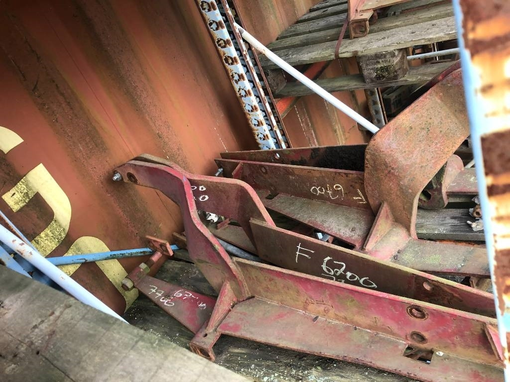 Lastarfäste Ålö Quicke till Ford 7700 6700 - Фронтальный погрузчик для трактора: фото 1 Lastarfäste Ålö Quicke till Ford 7700 6700 - Фронтальный погрузчик для трактора: фото 1