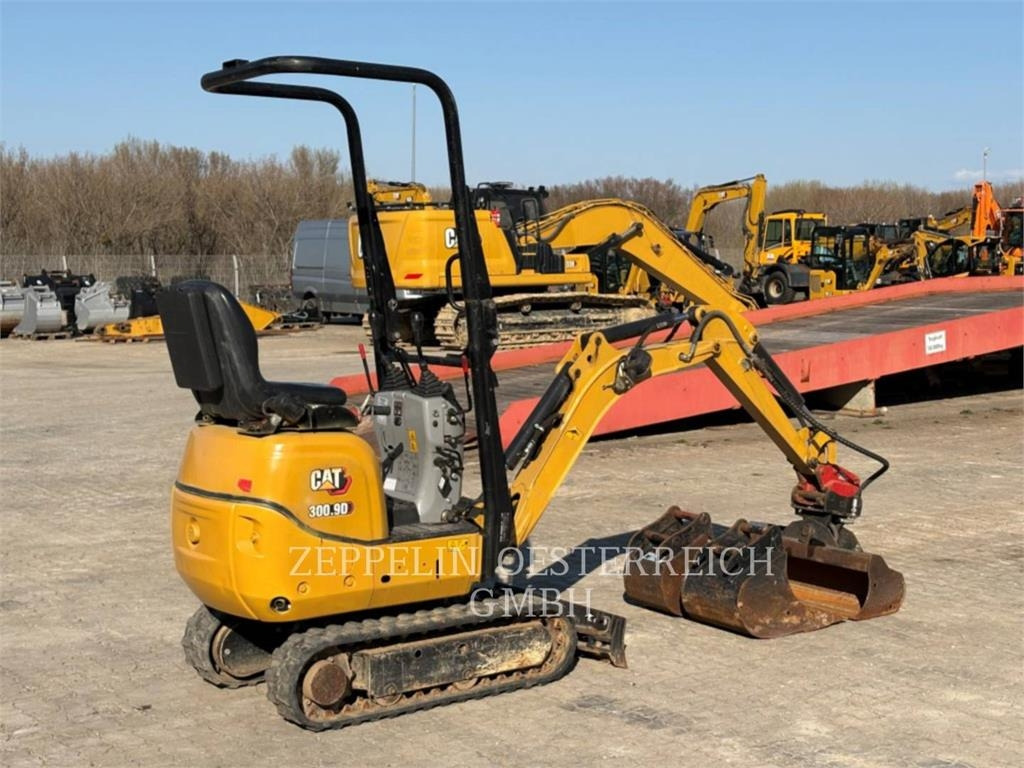 CAT 300.9D - Гусеничный экскаватор: фото 3 CAT 300.9D - Гусеничный экскаватор: фото 3