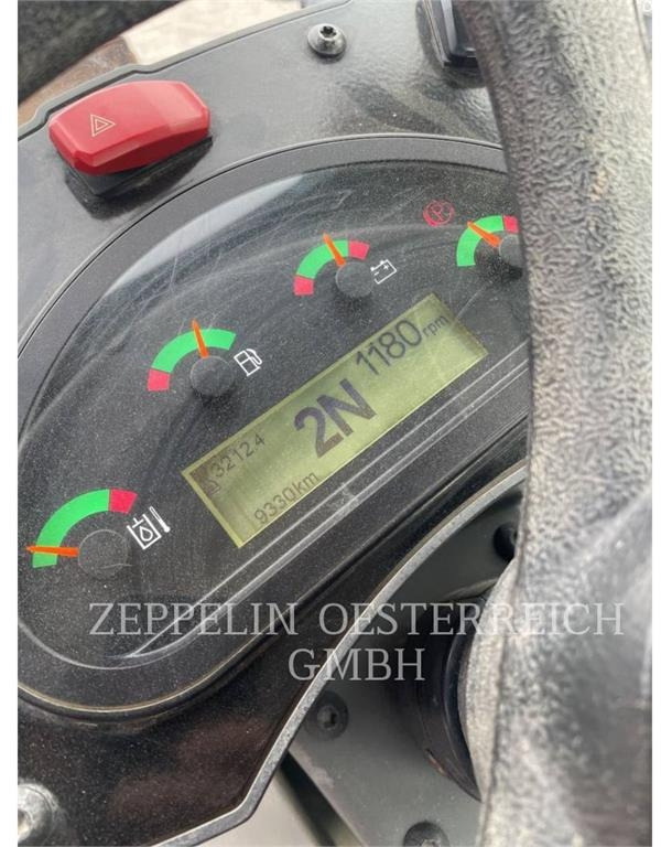 CAT 908M - Колёсный погрузчик: фото 5 CAT 908M - Колёсный погрузчик: фото 5