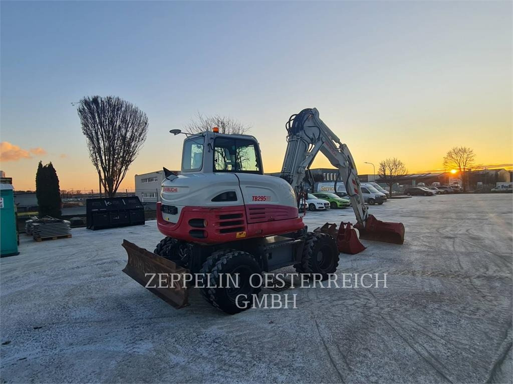 Takeuchi TB295W - Гусеничный экскаватор: фото 3 Takeuchi TB295W - Гусеничный экскаватор: фото 3