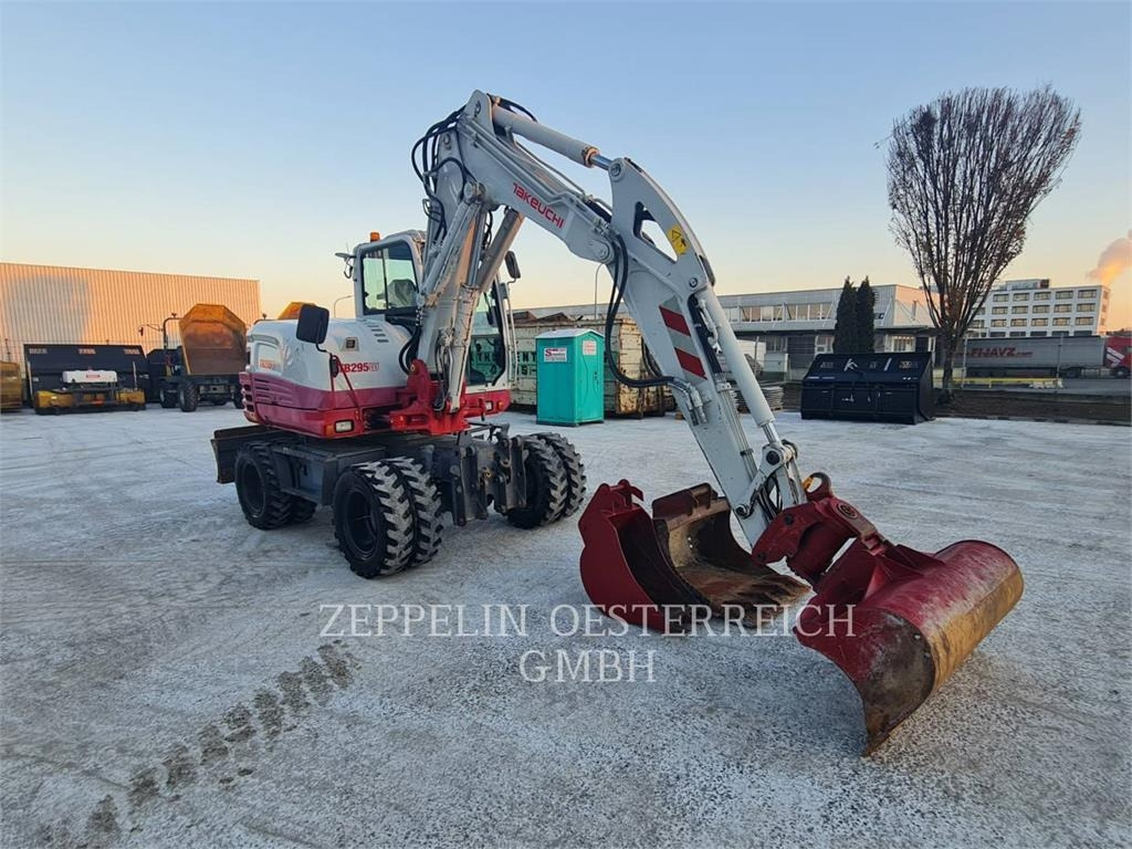 Takeuchi TB295W - Гусеничный экскаватор: фото 2 Takeuchi TB295W - Гусеничный экскаватор: фото 2