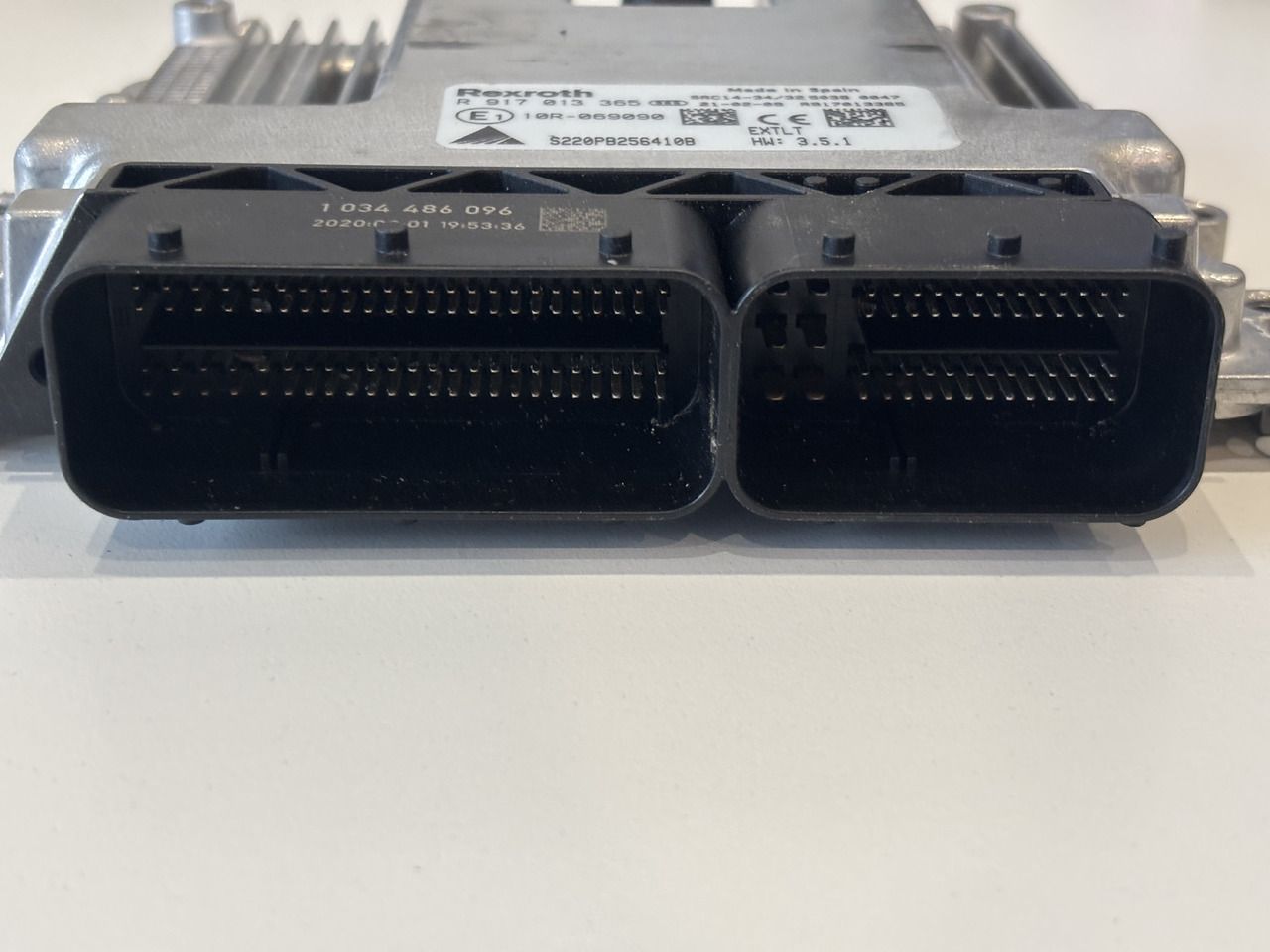 Bosch Rexroth Moduł Sterownik CZĘŚCI S220PB256410B R917013363 R 917 013 363 - Блок управления для Сельскохозяйственной техники: фото 3 Bosch Rexroth Moduł Sterownik CZĘŚCI S220PB256410B R917013363 R 917 013 363 - Блок управления для Сельскохозяйственной техники: фото 3