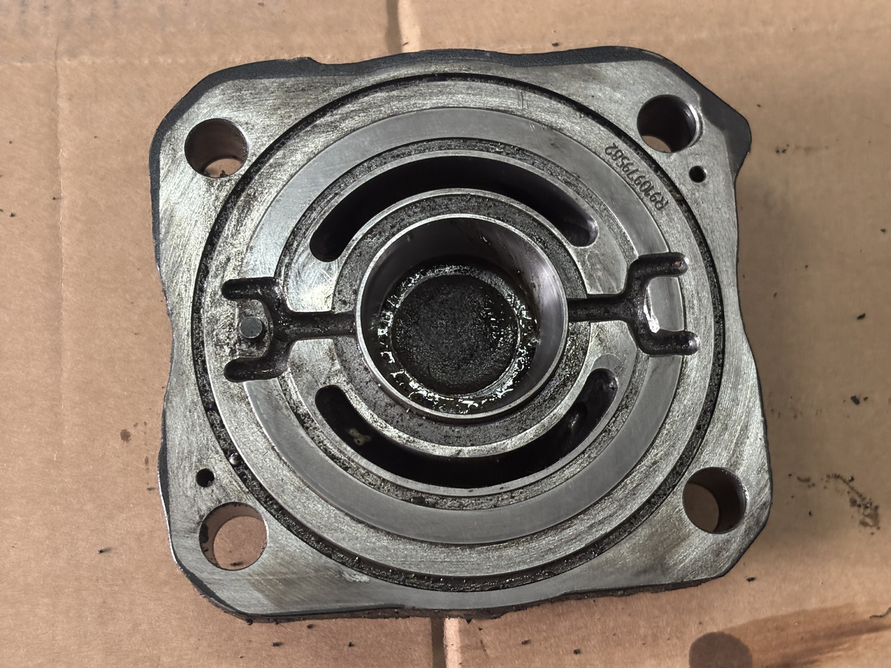 Bosch Rexroth R902462382 Pompa Hydrauliczna Tłoczkowa Obudowa CZĘŚCI - Гидравлический насос для Сельскохозяйственной техники: фото 1 Bosch Rexroth R902462382 Pompa Hydrauliczna Tłoczkowa Obudowa CZĘŚCI - Гидравлический насос для Сельскохозяйственной техники: фото 1