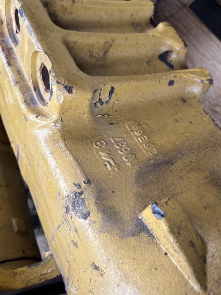 CAT CARRARO 641500 10637 Obudowa Mostu Pochwa Prawa Lewa - Ось и запчасти для Сельскохозяйственной техники: фото 5 CAT CARRARO 641500 10637 Obudowa Mostu Pochwa Prawa Lewa - Ось и запчасти для Сельскохозяйственной техники: фото 5