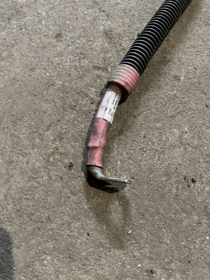 Claas Arion 550-520 650-620 - kabel przewód eletryczny alternator - rozrusznik 0021505462 - Кабели/ Провода для Тракторов: фото 2 Claas Arion 550-520 650-620 - kabel przewód eletryczny alternator - rozrusznik 0021505462 - Кабели/ Провода для Тракторов: фото 2