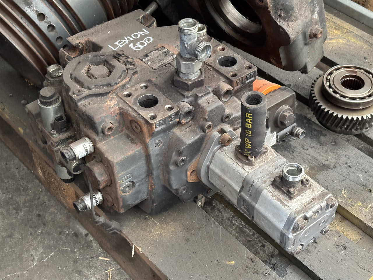 Claas Lexion 600 Pompa Hydrauliczna Hydrostat 0007719121  00 0771 912 1 - Гидравлический насос для Сельскохозяйственной техники: фото 1 Claas Lexion 600 Pompa Hydrauliczna Hydrostat 0007719121  00 0771 912 1 - Гидравлический насос для Сельскохозяйственной техники: фото 1