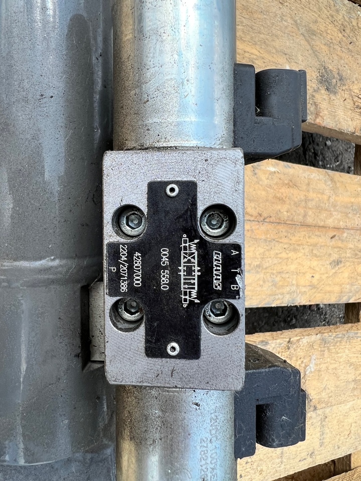 Claas Lexion Siłownik hydrauliczny rury rozładowczej 0000409622 - Гидравлический цилиндр для Сельскохозяйственной техники: фото 4 Claas Lexion Siłownik hydrauliczny rury rozładowczej 0000409622 - Гидравлический цилиндр для Сельскохозяйственной техники: фото 4