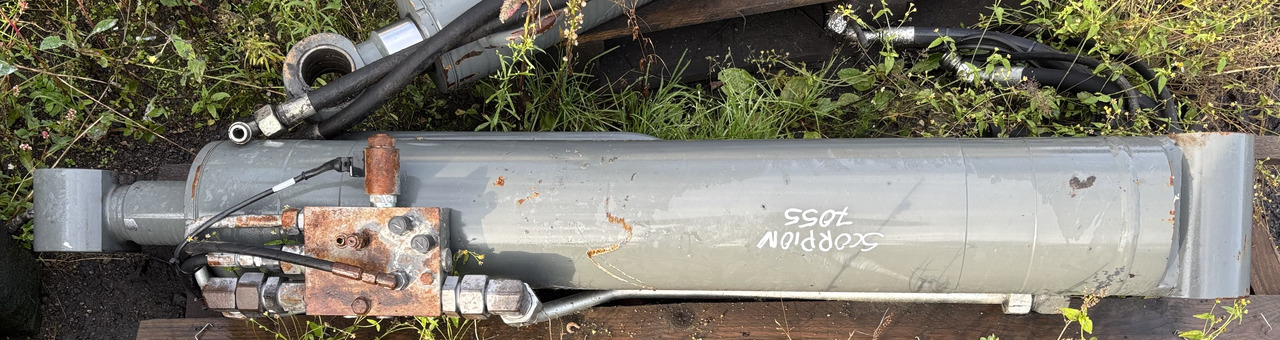 Claas Scorpion 7055 Siłownik Podnoszenia 0013048390 00 1304 839 0 - Гидравлический цилиндр для Телескопических погрузчиков: фото 1 Claas Scorpion 7055 Siłownik Podnoszenia 0013048390 00 1304 839 0 - Гидравлический цилиндр для Телескопических погрузчиков: фото 1