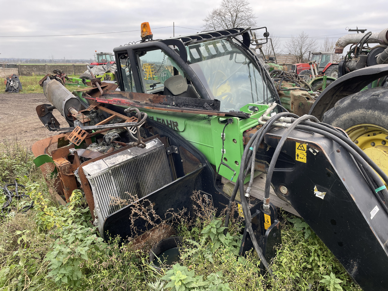 Deutz-Fahr Agrovector 30.7 ładowarka - części - kabina drzwi szyby błotniki - Дверь и запчасти для Сельскохозяйственной техники: фото 3 Deutz-Fahr Agrovector 30.7 ładowarka - części - kabina drzwi szyby błotniki - Дверь и запчасти для Сельскохозяйственной техники: фото 3