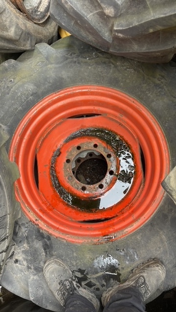 Felga 16x26 koło 23.1 - 26 Claas Dominator - Колесный диск для Сельскохозяйственной техники: фото 1 Felga 16x26 koło 23.1 - 26 Claas Dominator - Колесный диск для Сельскохозяйственной техники: фото 1